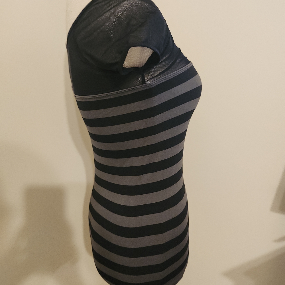 Chic Black and Gray Striped Top - Picture 2 of 4
